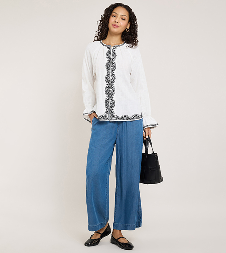 Embroidered Top with Round Neck and Long Sleeves