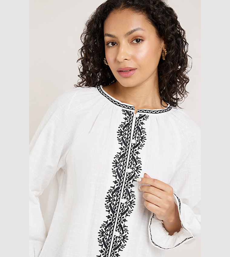 Embroidered Top with Round Neck and Long Sleeves