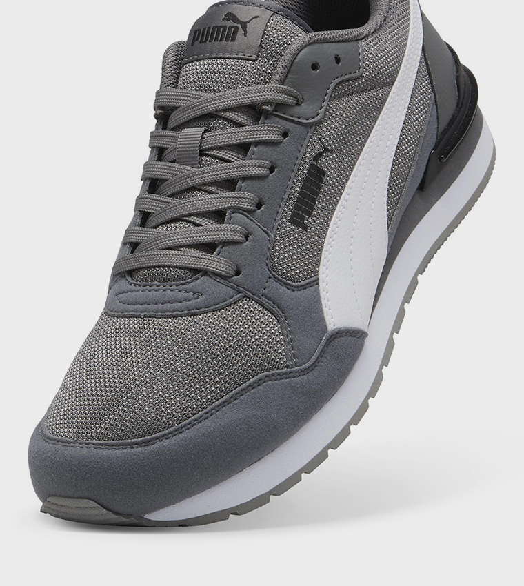 ST Runner V4 Logo Detail Sneakers