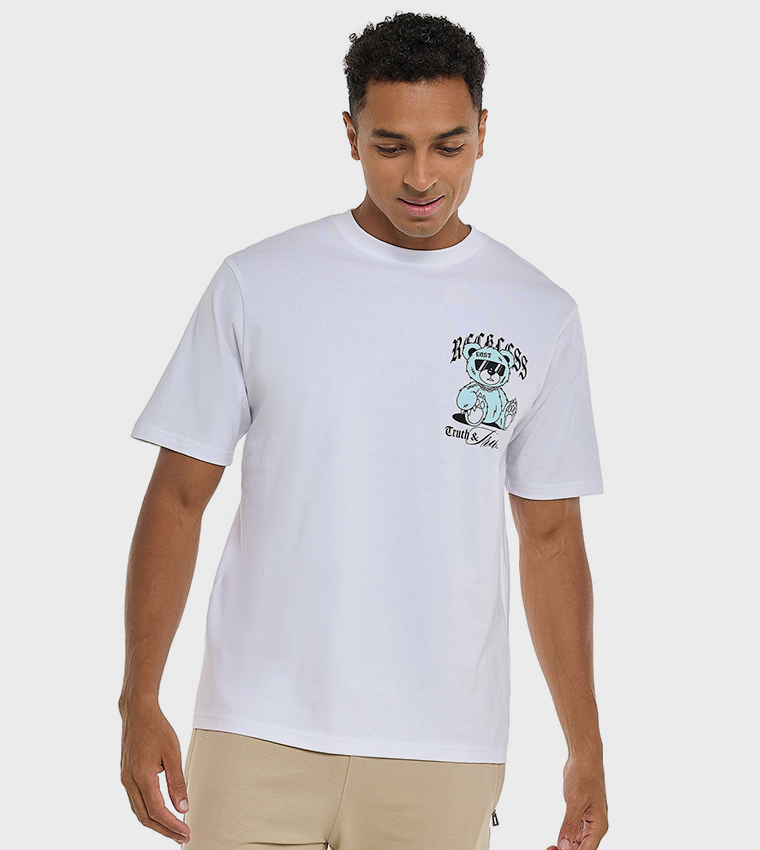 تيشيرت بياقة مستديرة وأكمام قصيرة وطبعة 