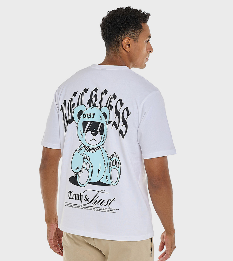 تيشيرت بياقة مستديرة وأكمام قصيرة وطبعة 