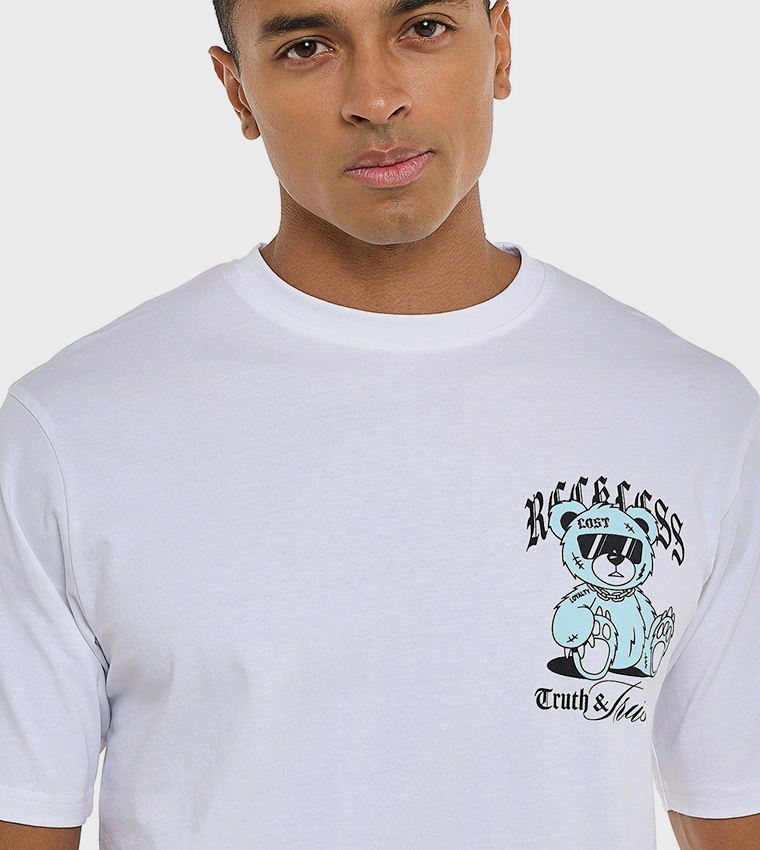 تيشيرت بياقة مستديرة وأكمام قصيرة وطبعة 