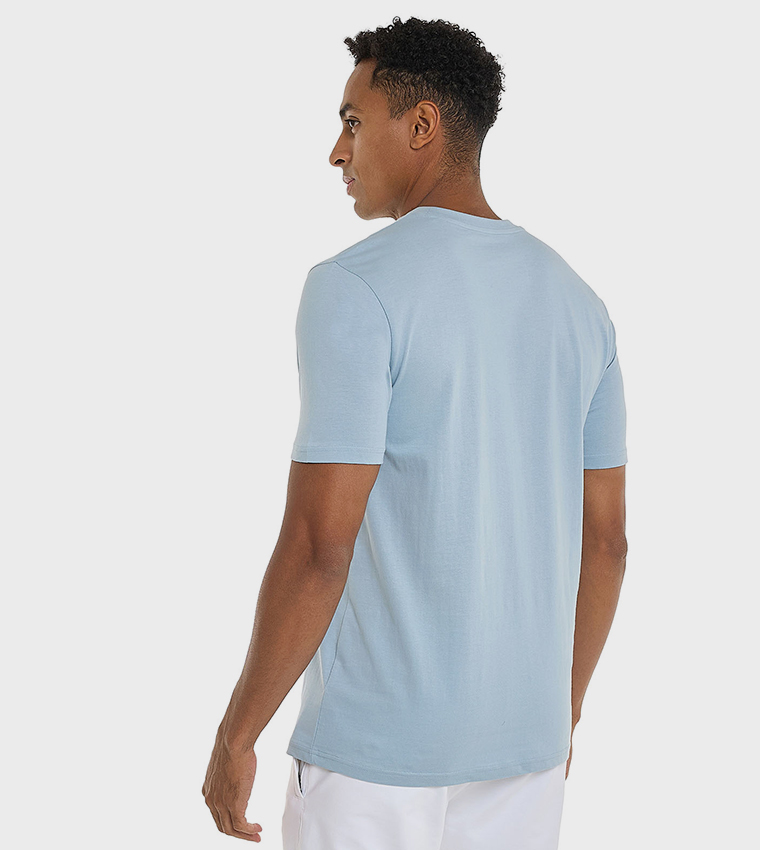 تيشيرت بياقة مستديرة وأكمام قصيرة وطبعة 