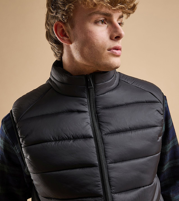 Quilted Puffer Gilet with Zipper Closure