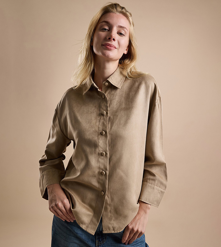 Solid Shirt with Classic Collar and Long Sleeves