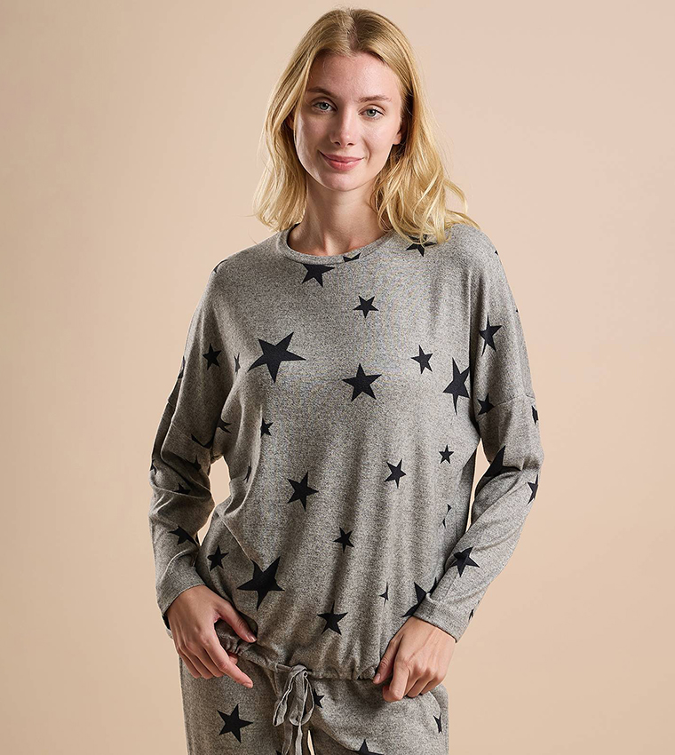 طقم بيجاما بكم طويل وطبعة