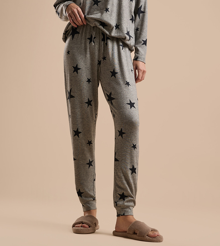 طقم بيجاما بكم طويل وطبعة