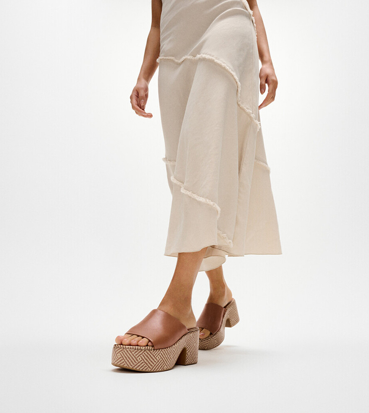 فت فلوب  الصنادل ذات الكعب العالي - حنطي كعب