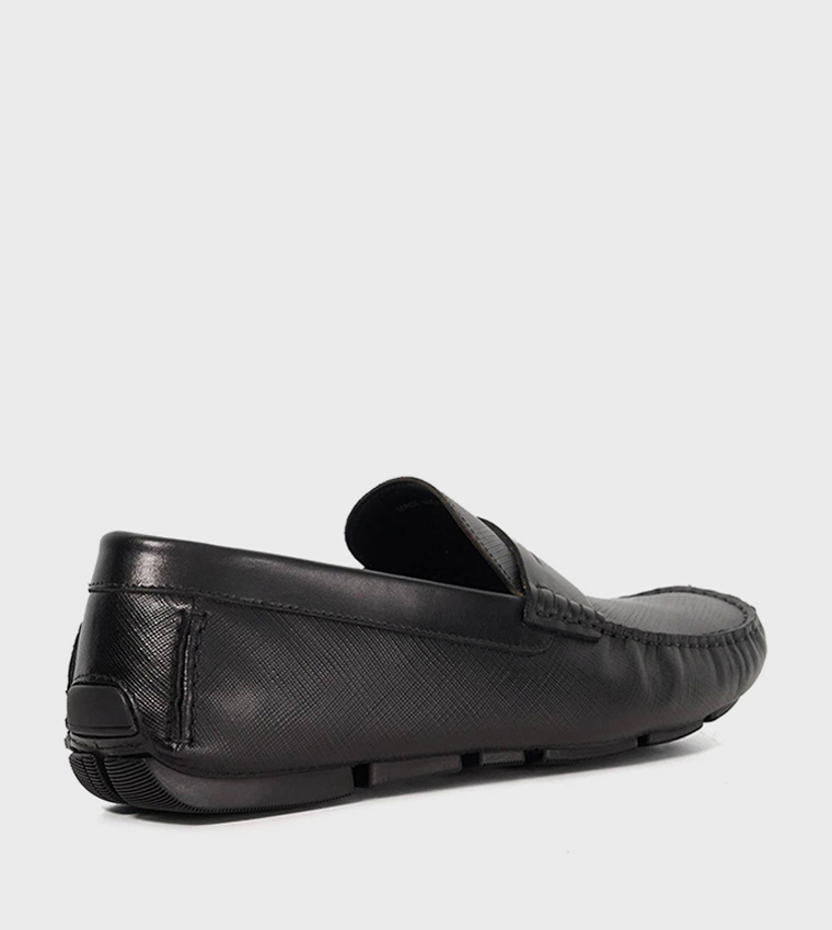 BRAVERRY Textured Loafers