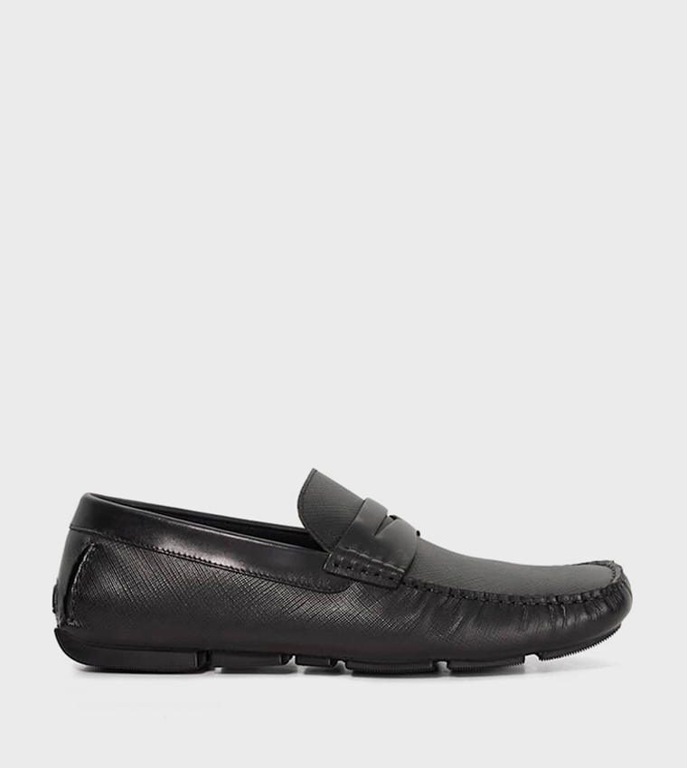 BRAVERRY Textured Loafers