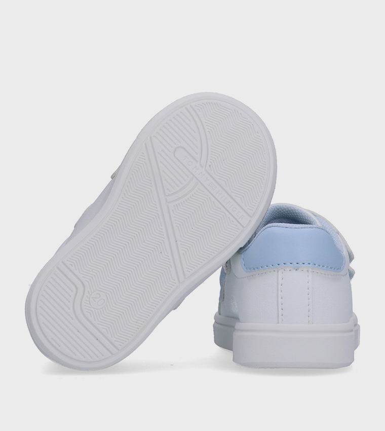 سنيكرز بحزام فليكرو 