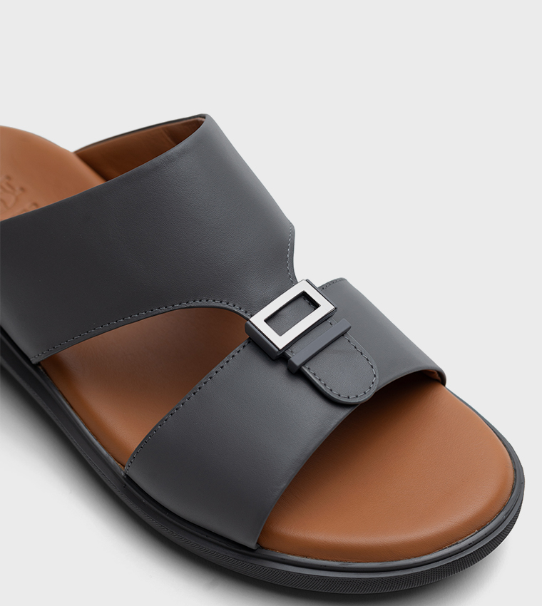 HANDRIX Metal Detail Arabic Sandals