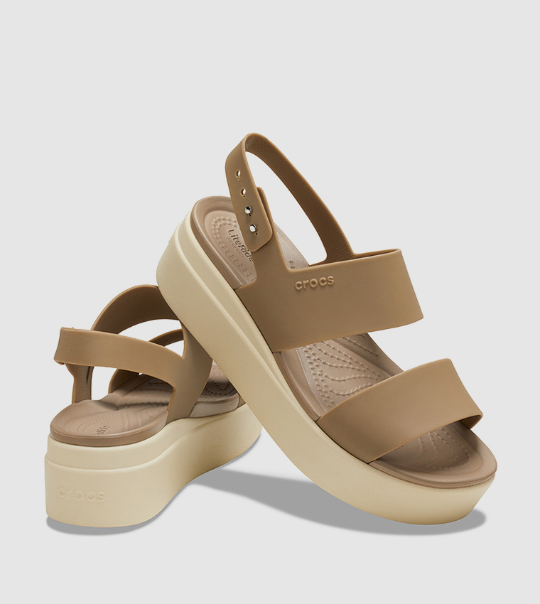 كروكس  صنادل كعب سميك - بني  Wedge Sandals
