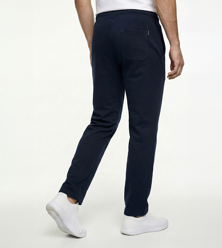 بنطلون رياضة بخصر مرن بشعار