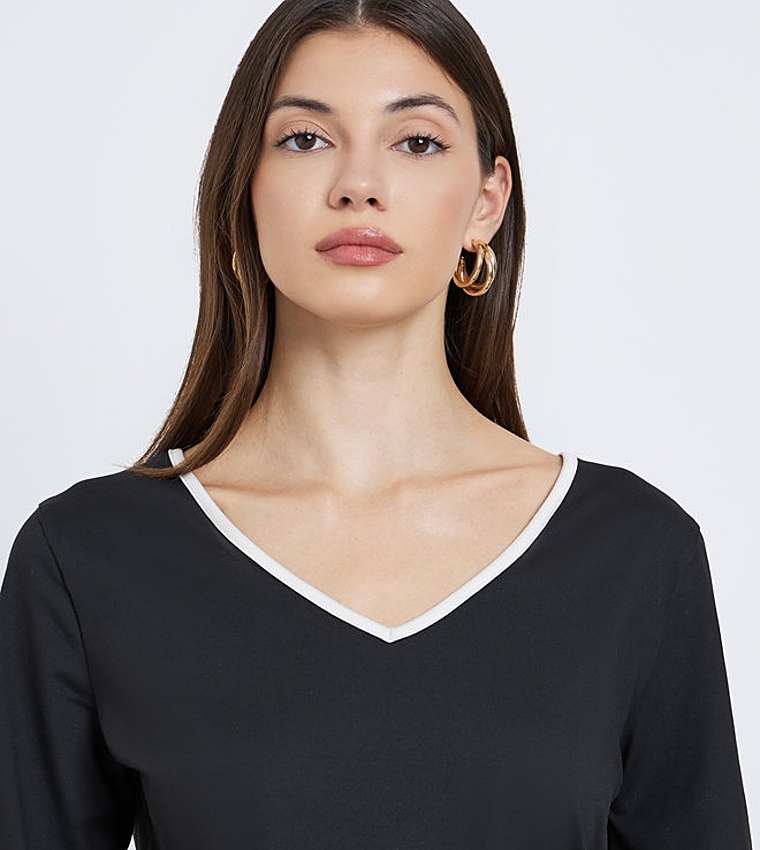 Contrast Trim V-Neck Top