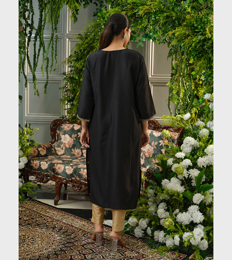 Thread Work Raw Silk Straight Kurta