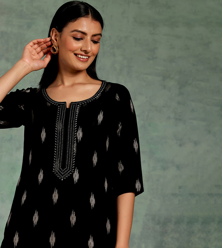 Embroidered Viscose Straight Kurta