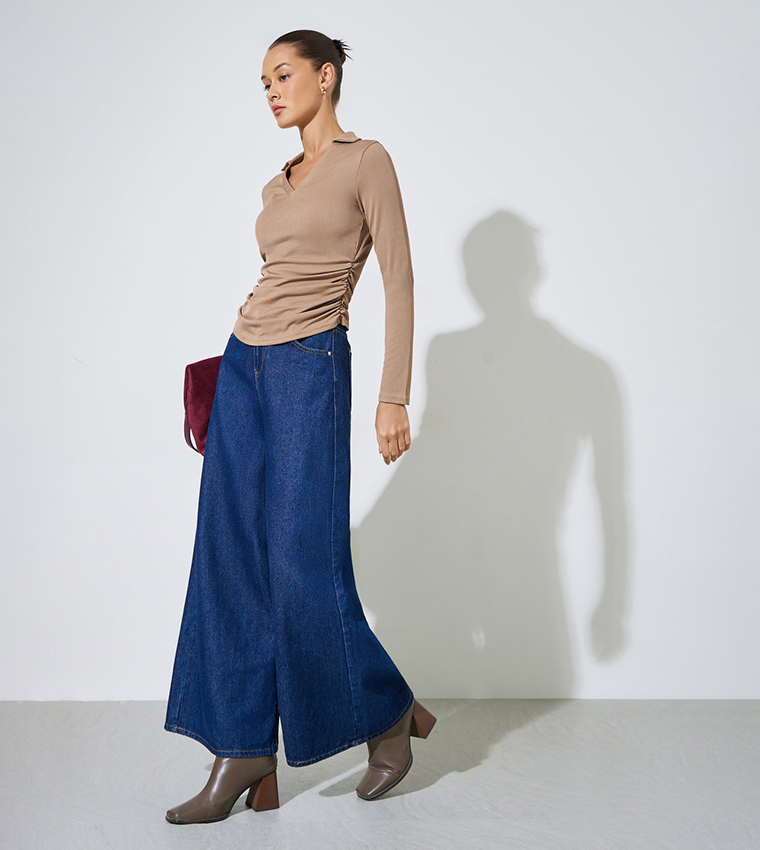 Textured Side Ruched V-Neck Top