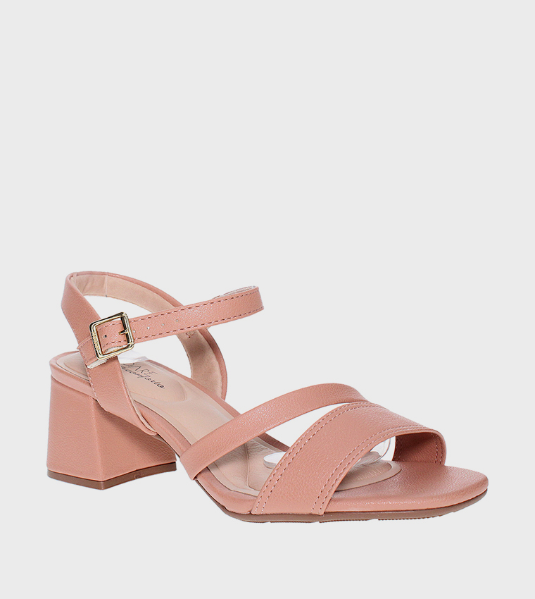 صندل بكعب وحزام كاحل