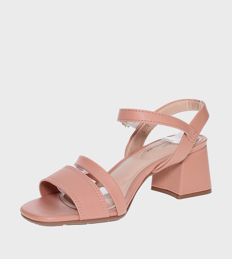 صندل بكعب وحزام كاحل