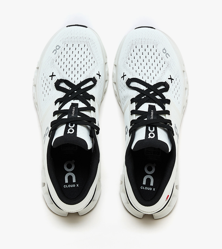 Cloud X 4 Textured Running Shoes