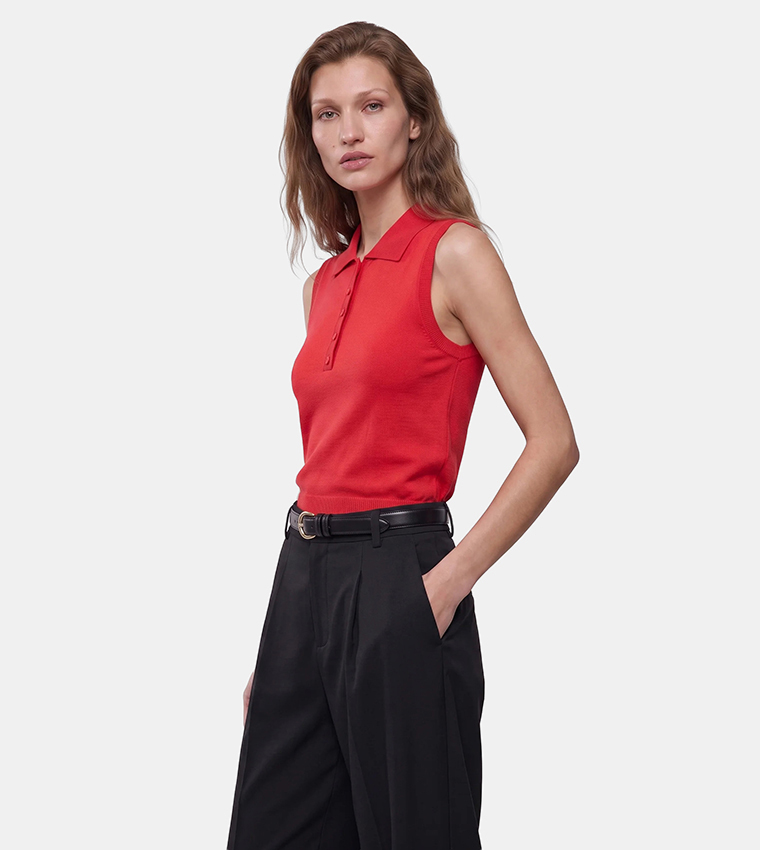 Solid Collared Sleeveless Top