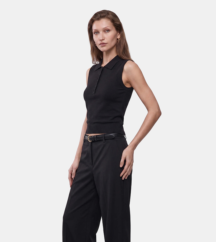 Textured Collared Sleeveless Top