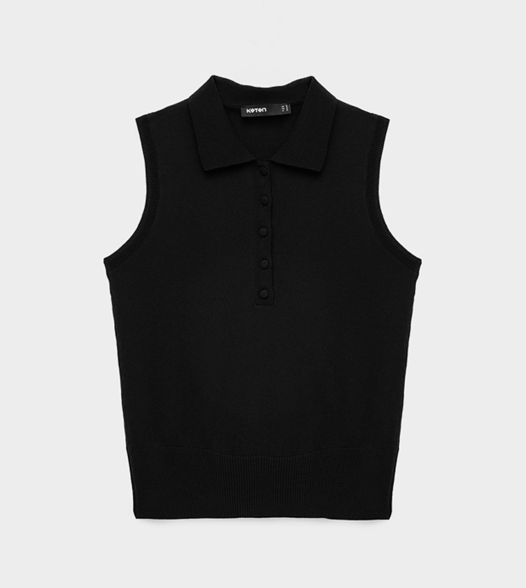 Textured Collared Sleeveless Top