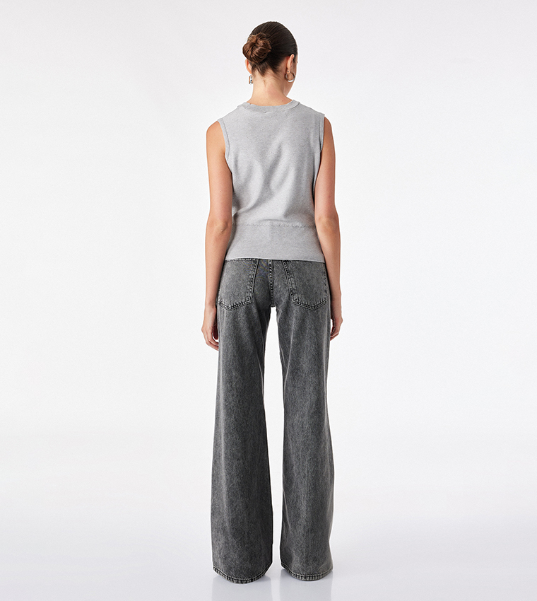 Solid Asymmetric Crew Neck Sleeveless Top