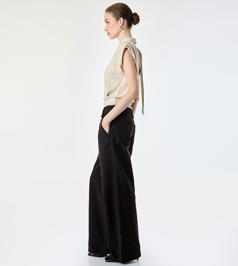 Solid Stand Collar Sleeveless Top