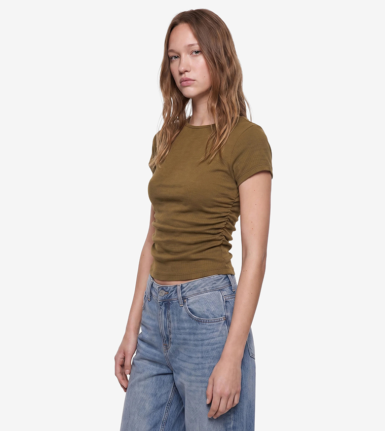 Solid Neck Neck Slim Fit T-Shirt
