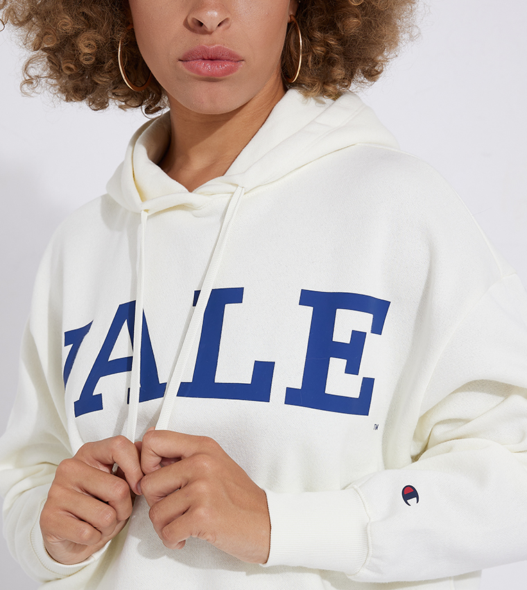 هودي بأكمام طويلة بطبعة