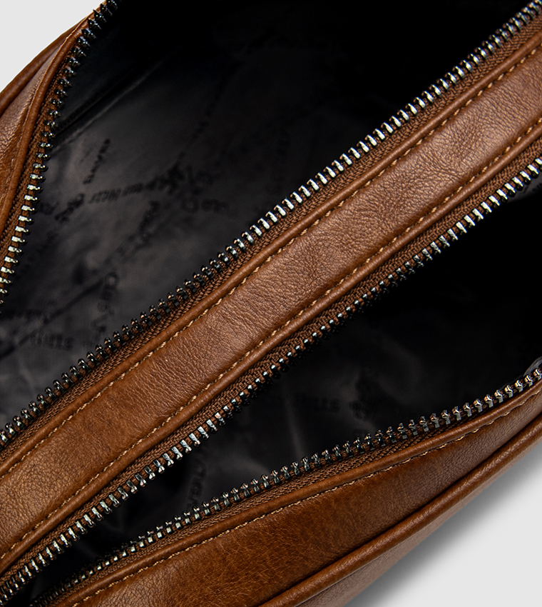 Logo Detail Zippered Toiletry Bag