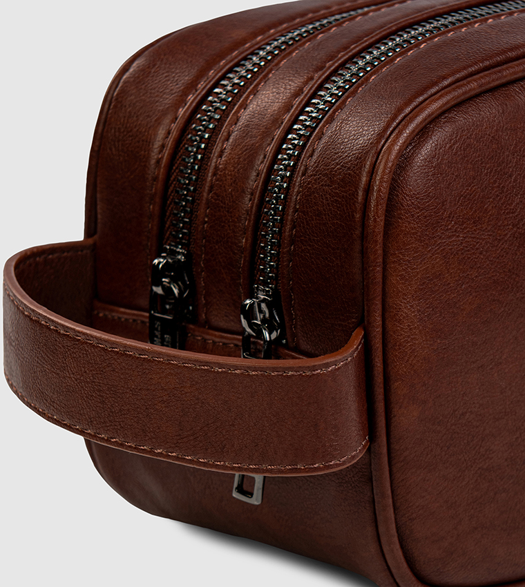 Logo Detail Zippered Toiletry Bag