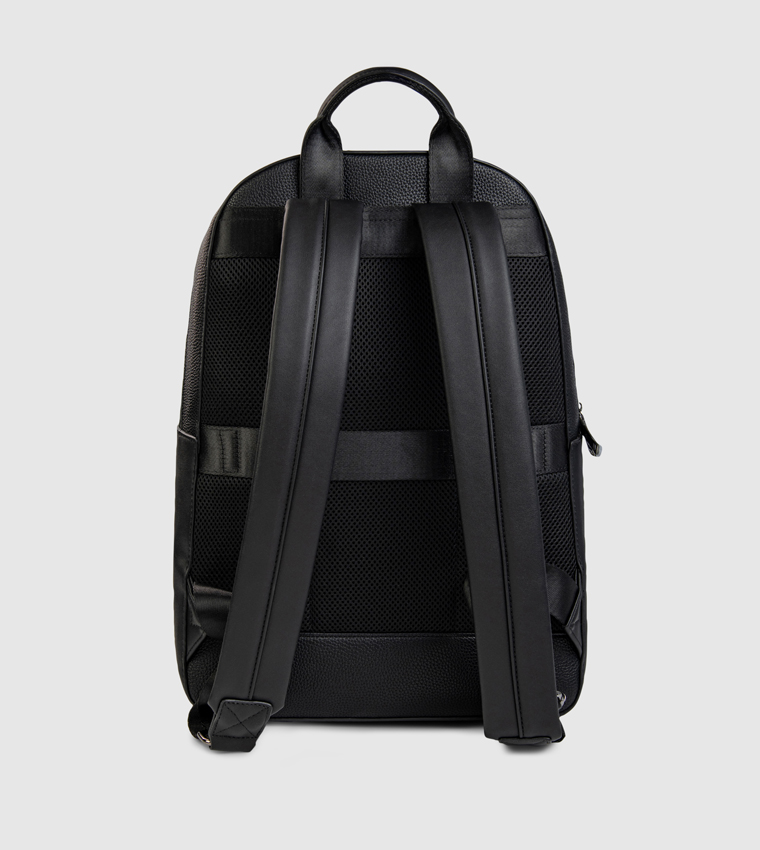 شنطة ظهر بسحاب وشعار 