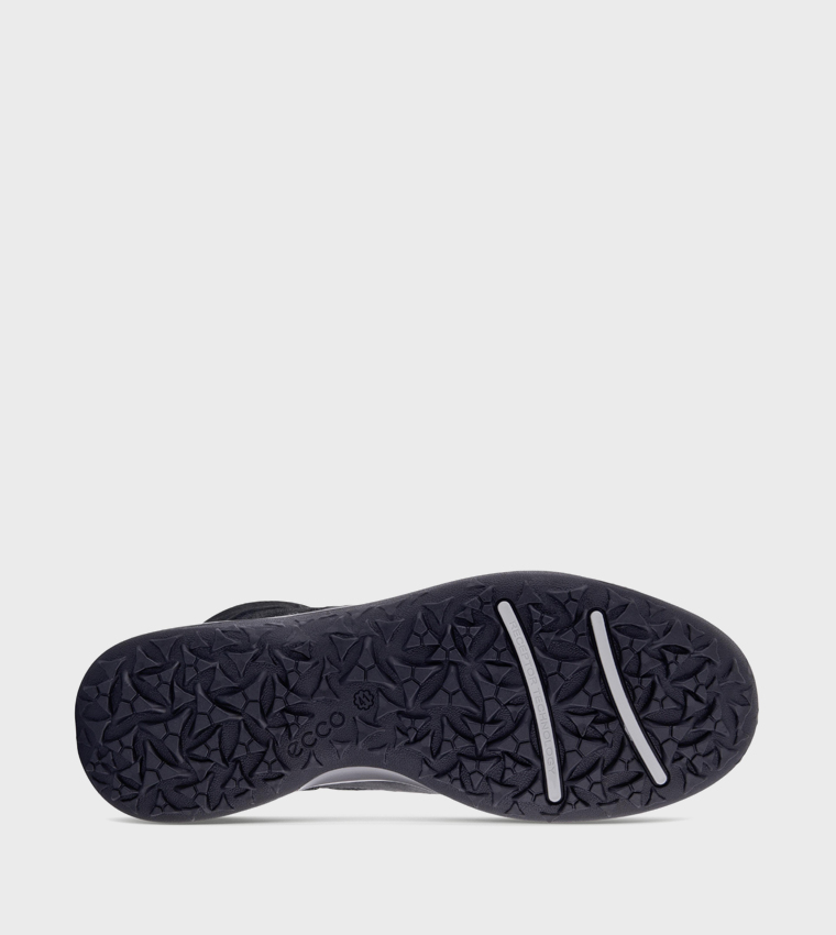 حذاء برباط بألوان متناسقة