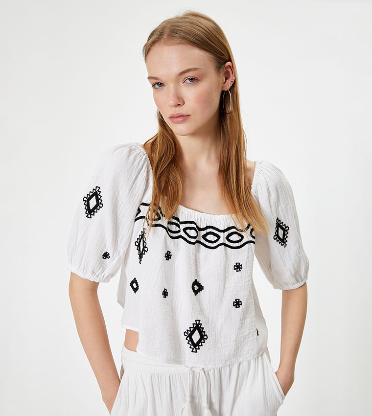 Embroidered Puff Sleeves Crop Top