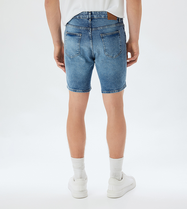 شورت جينز ضيق 