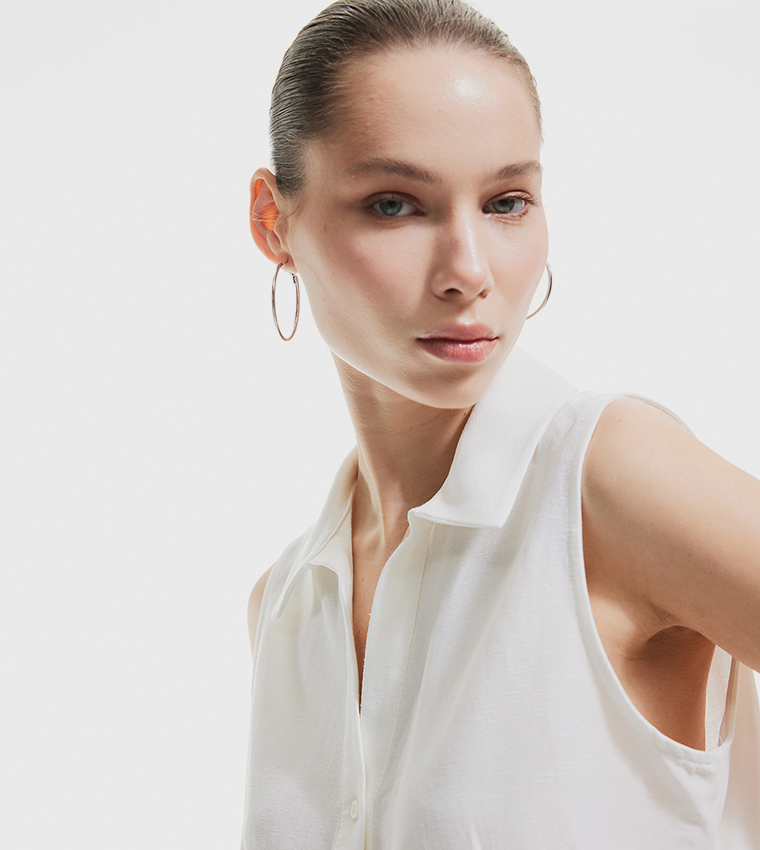 Solid Sleeveless Crop Shirt