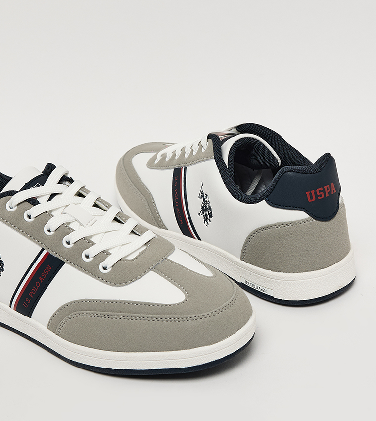 KARES Versatile Lace-Up Sneakers