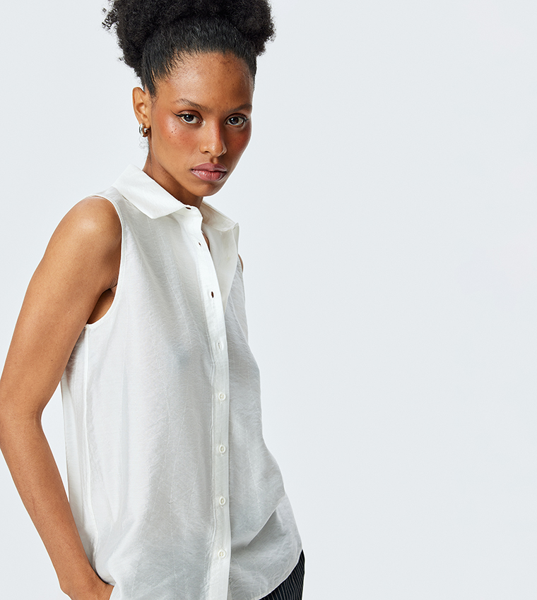 Textured Sleeveless Shirt