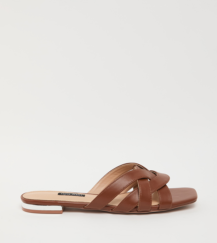 ناين وست  الصنادل المسطحة - حنطي Flat Sandals