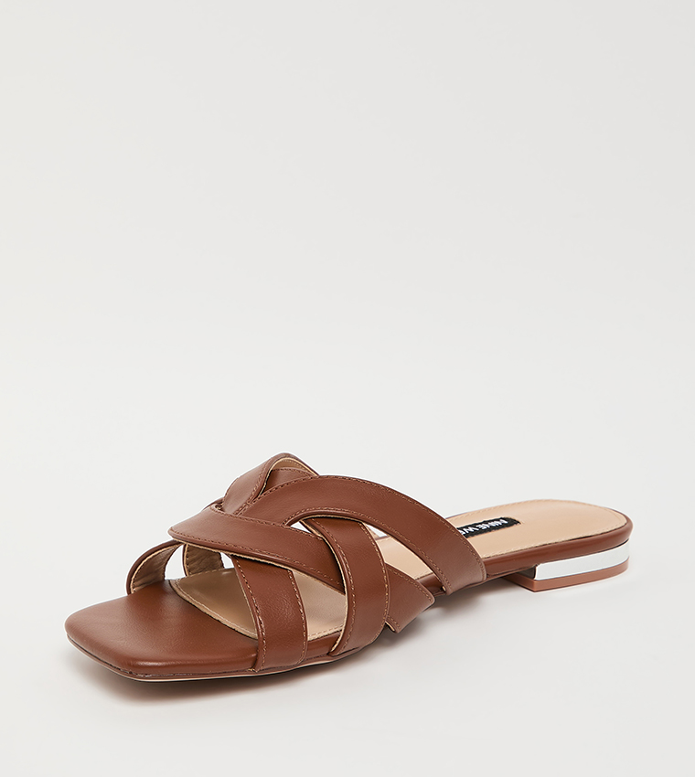 ناين وست  الصنادل المسطحة - حنطي Flat Sandals
