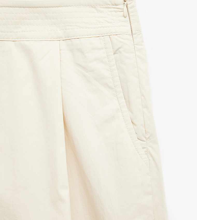 بنطال واسع بخصر عالي 