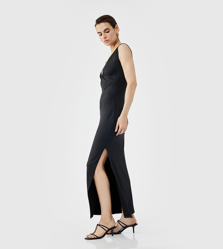 Accessory Detail Sleeveless Maxi Dress