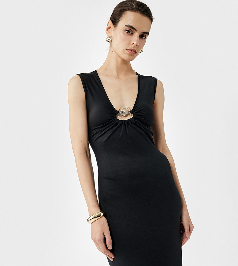 Accessory Detail Sleeveless Maxi Dress