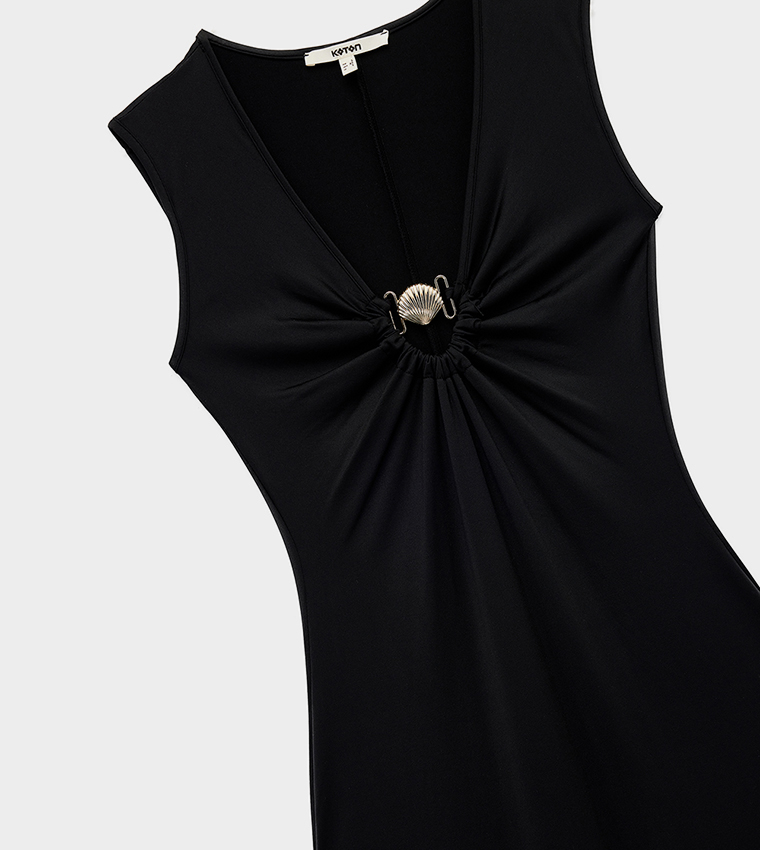 Accessory Detail Sleeveless Maxi Dress