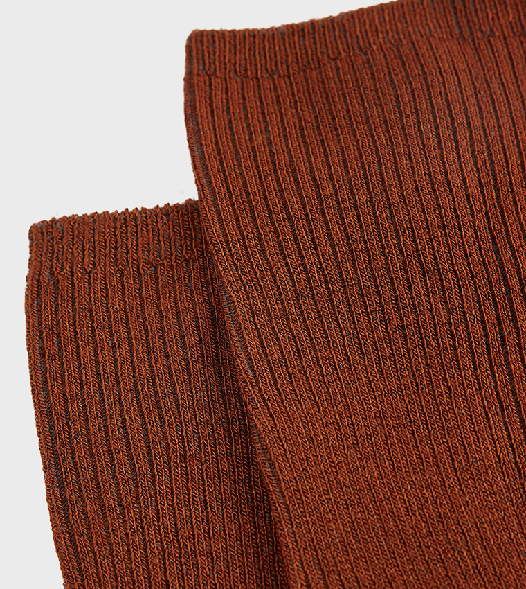 Ribbed Calf Length Socks