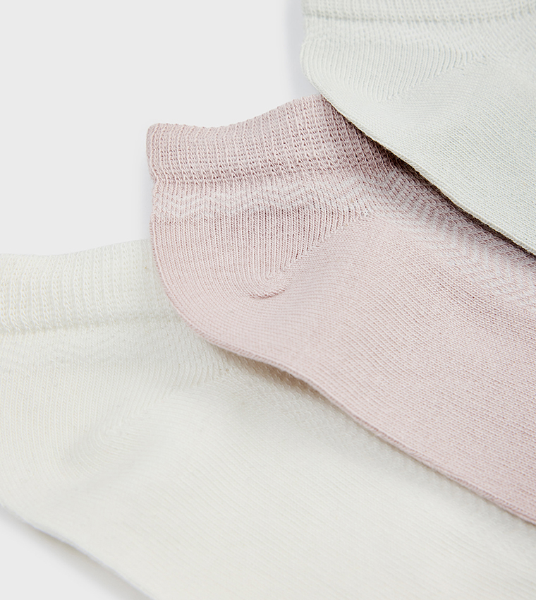 3-Pack Solid No Show Socks