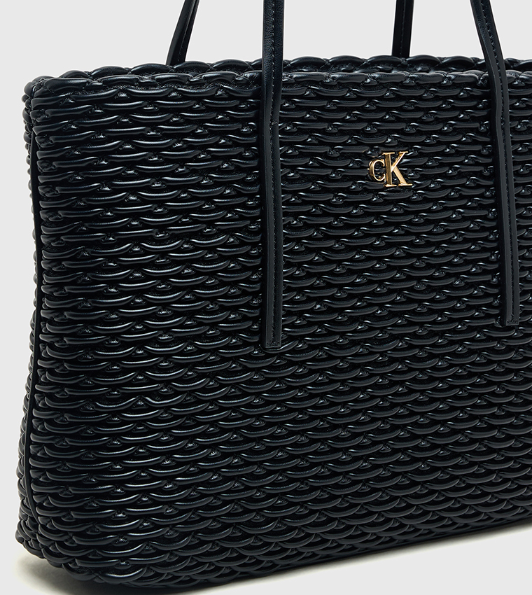 Textured Zippered Tote Bag